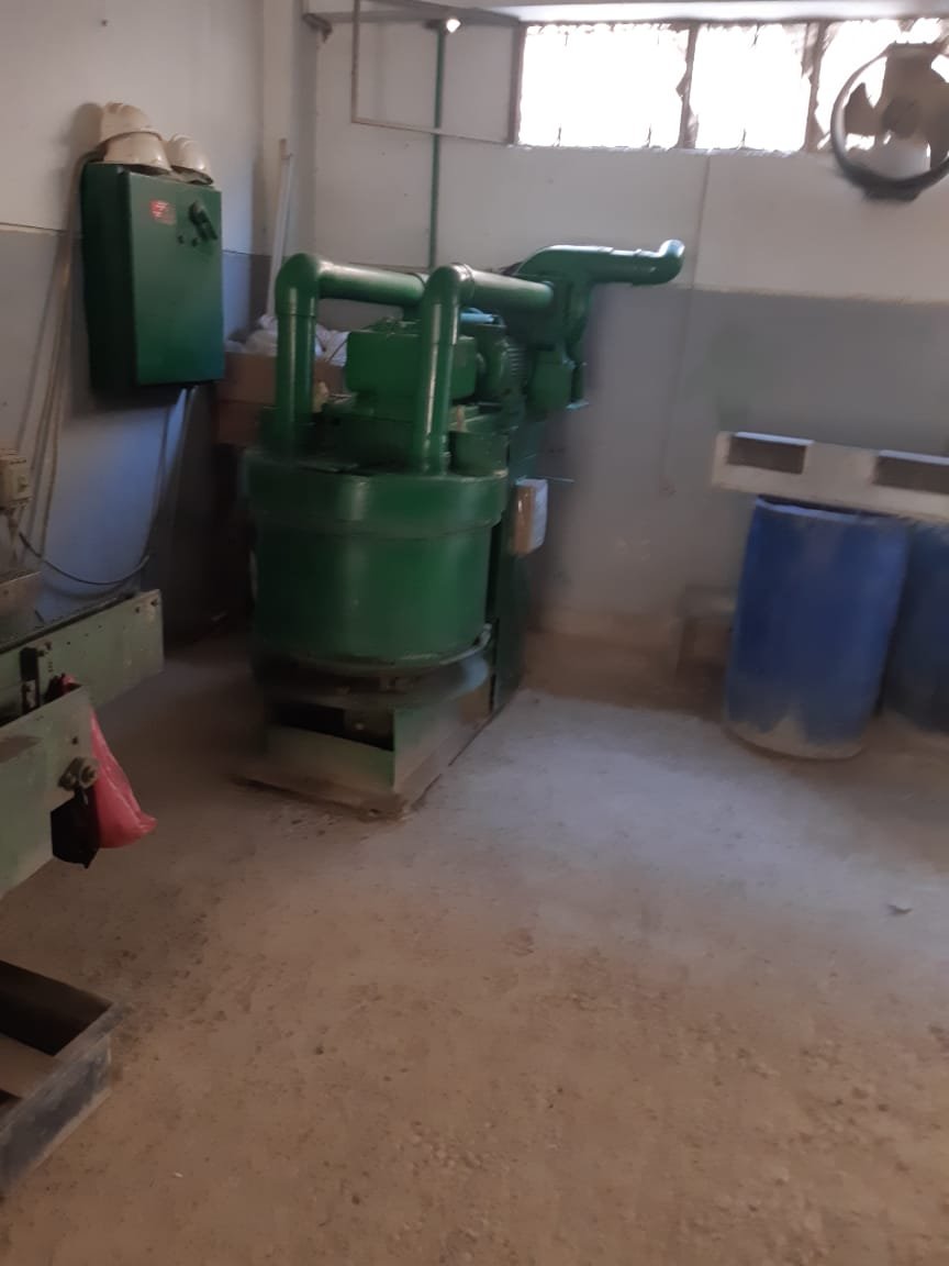 مصنع بطاريات جاهز للبيع على طريق مصر اسكندرية الصحراوي.